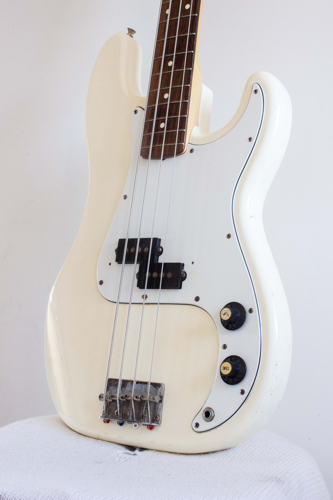 Fender Japan Japan Standard Precision Bass PB-43 Vintage White 1999-02