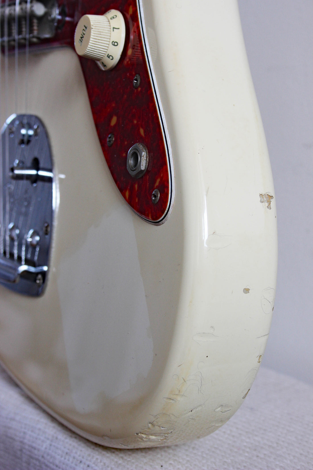Used Fender Jazzmaster '66 Reissue Vintage White