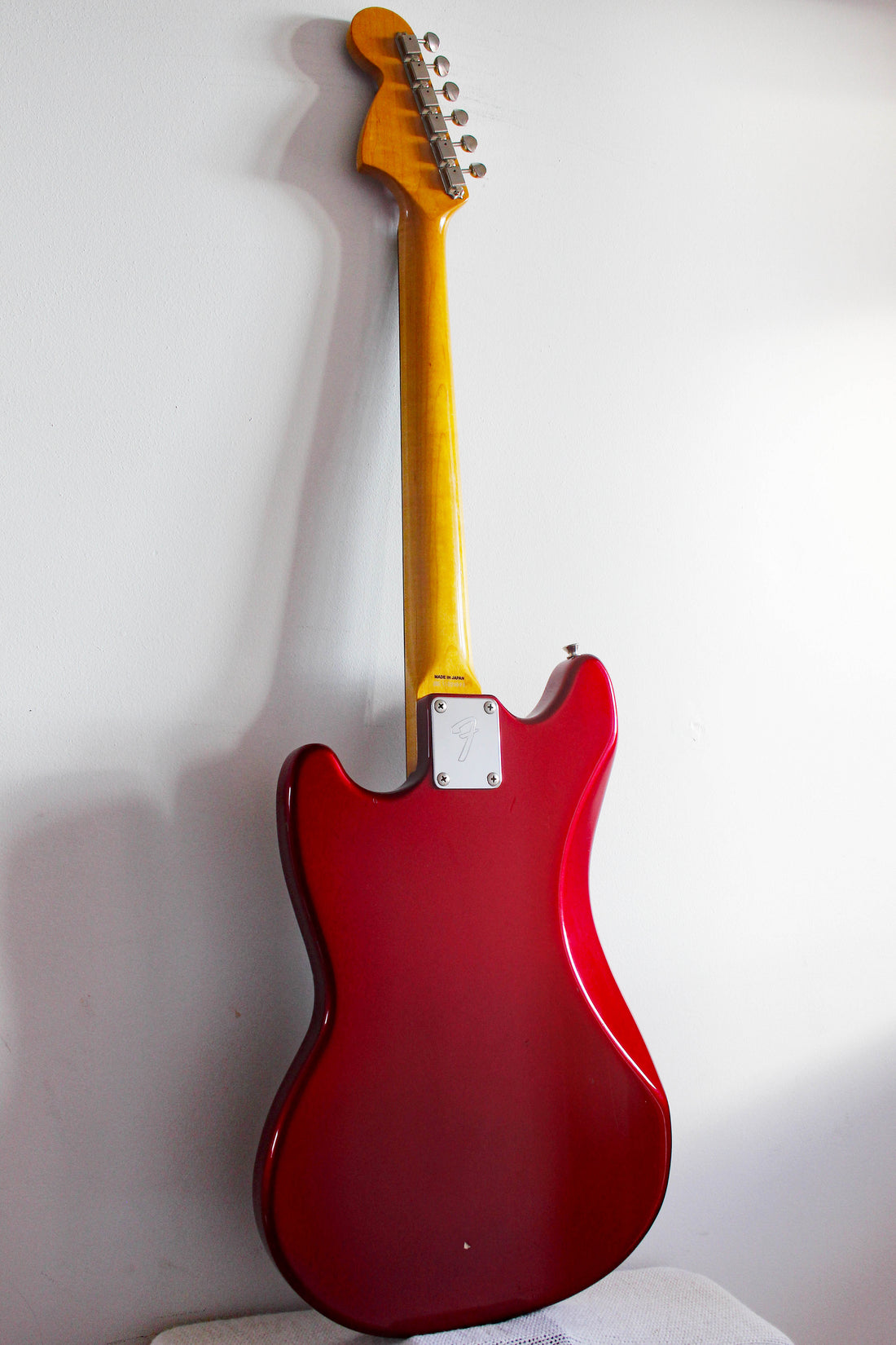 Used Fender Mustang 69 Reissue Candy Apple Red