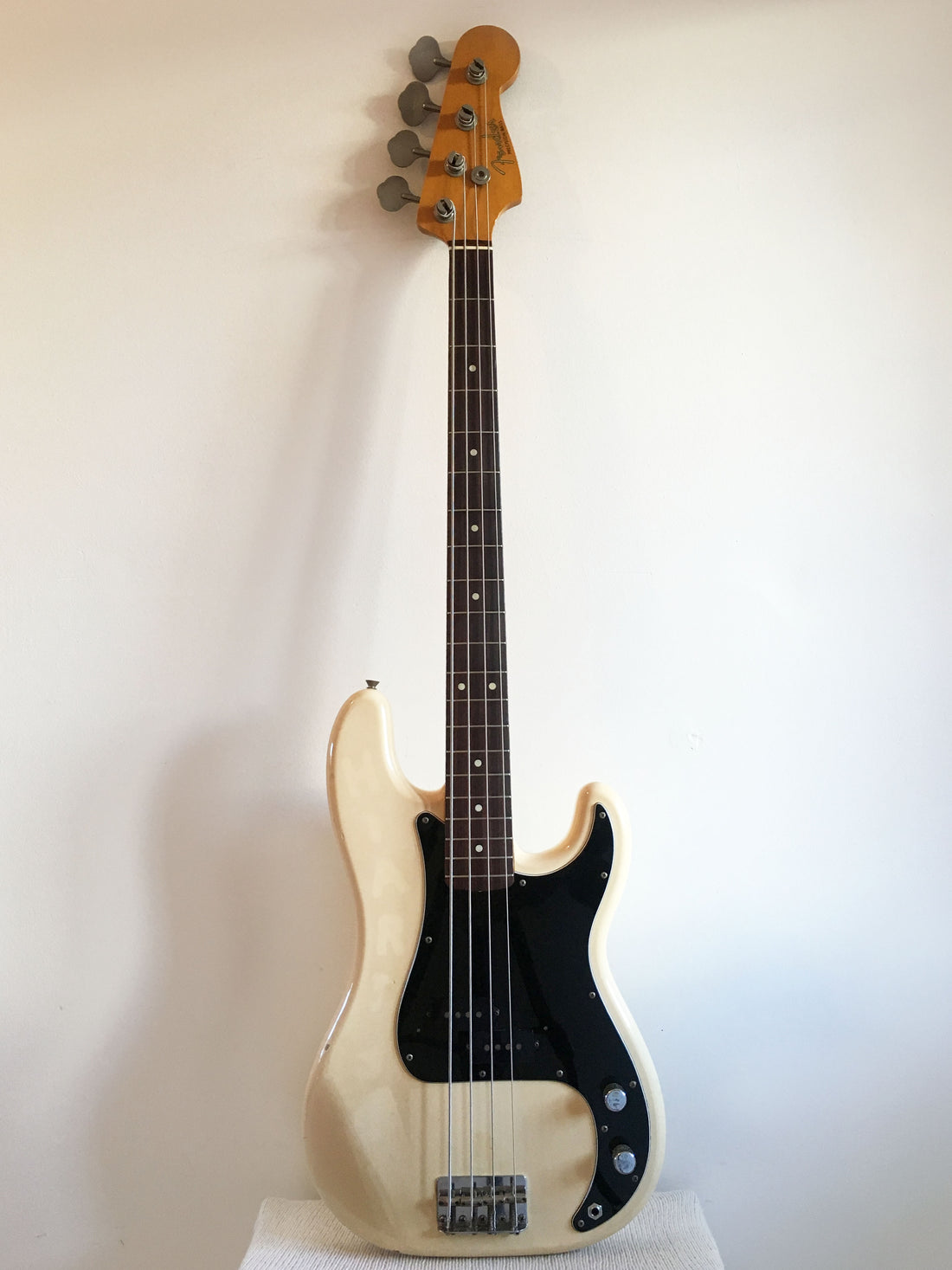 Used Fender Precision Bass '62 Aged White 1990