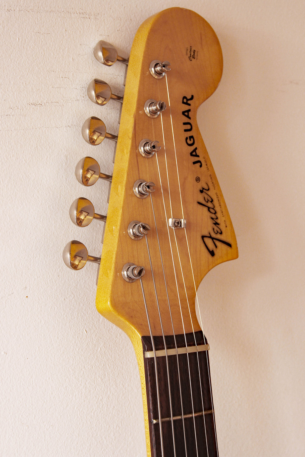 Used Fender Jaguar '66 Reissue Vintage White