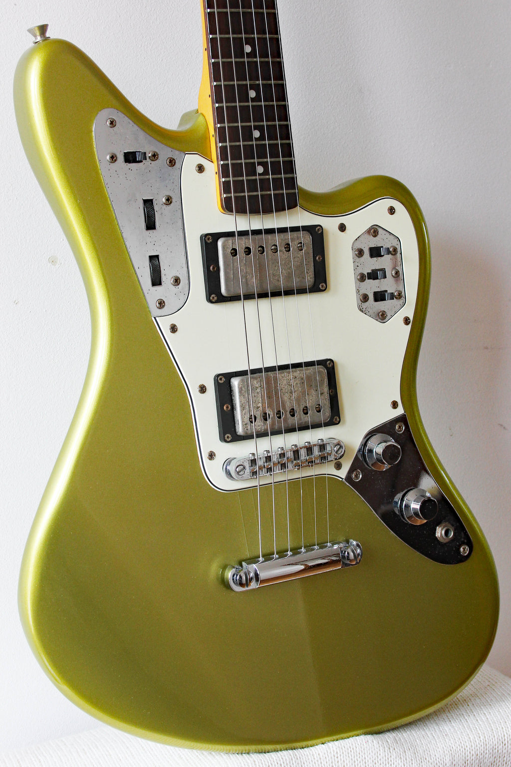 Used Fender Jaguar Special HH Vintage Gold