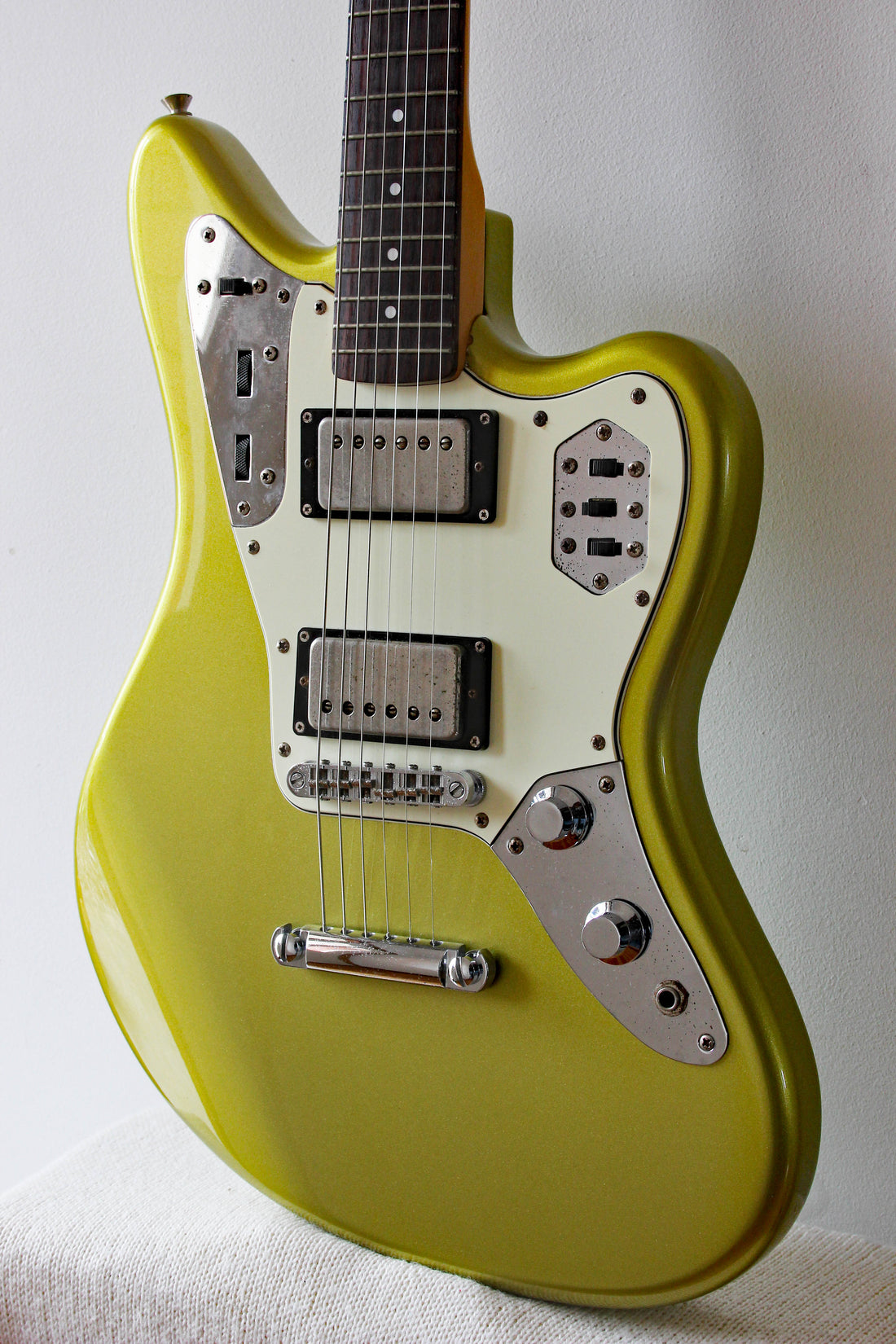 Used Fender Jaguar Special HH Vintage Gold