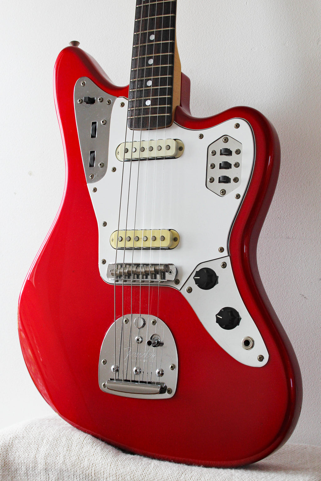 Used Fender Jaguar '66 Reissue Candy Apple Red 99-02