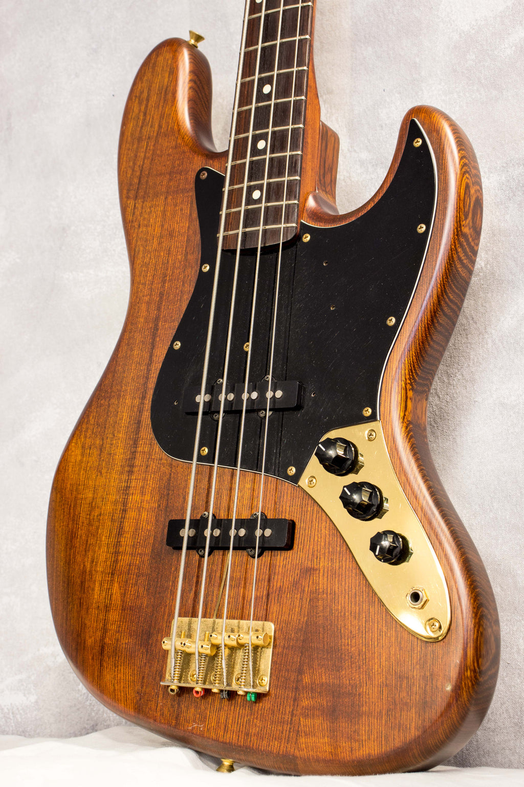 Fender Japan ‘62 Jazz Bass JB62-115WAL Walnut Finish 1991