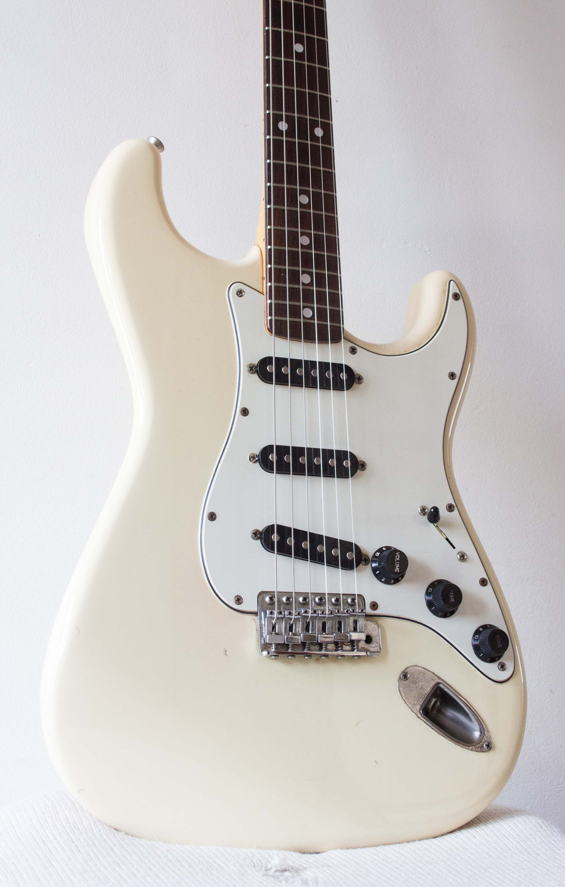 Squier Stratocaster CST-45 Olympic White JV Serial 1983