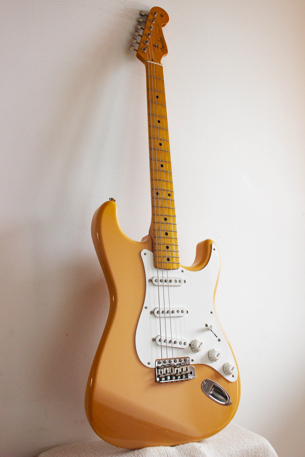 Used Fender Stratocaster '57 Reissue Shell Pink