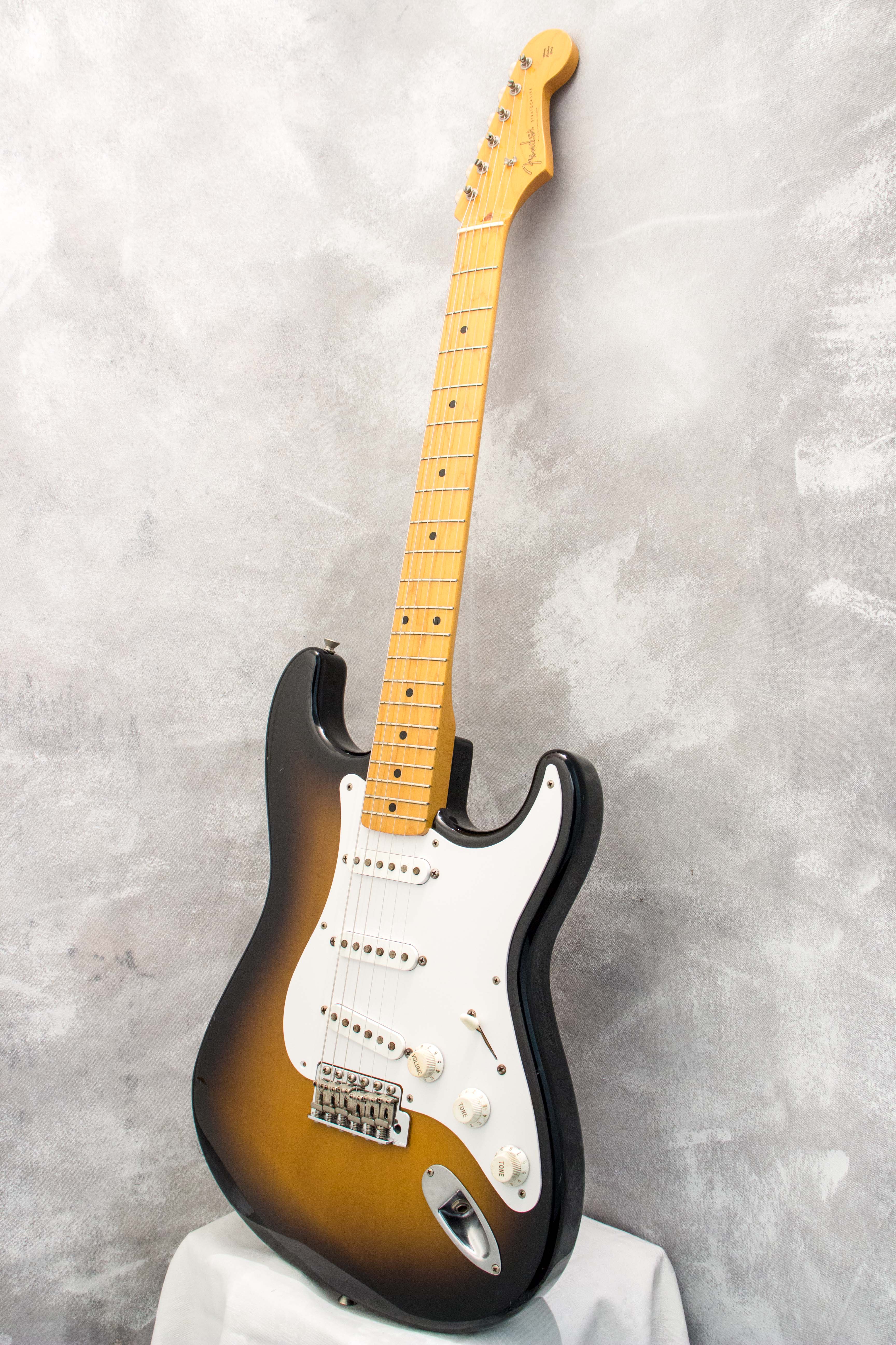 Fender Japan '57 Stratocaster Sunburst ST57-58US 2000 – Topshelf ...