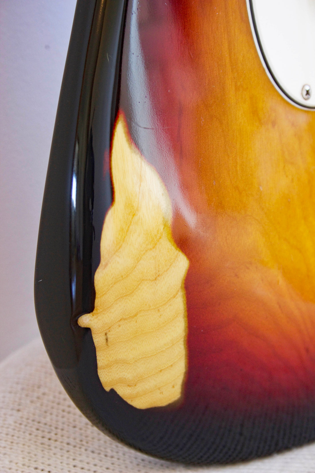 Fender Stratocaster '72 Reissue Relic 3-Tone Sunburst 1993/4