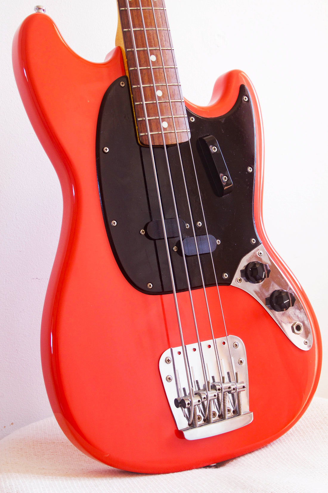 Fender Mustang Bass Fiesta Red 1999-02