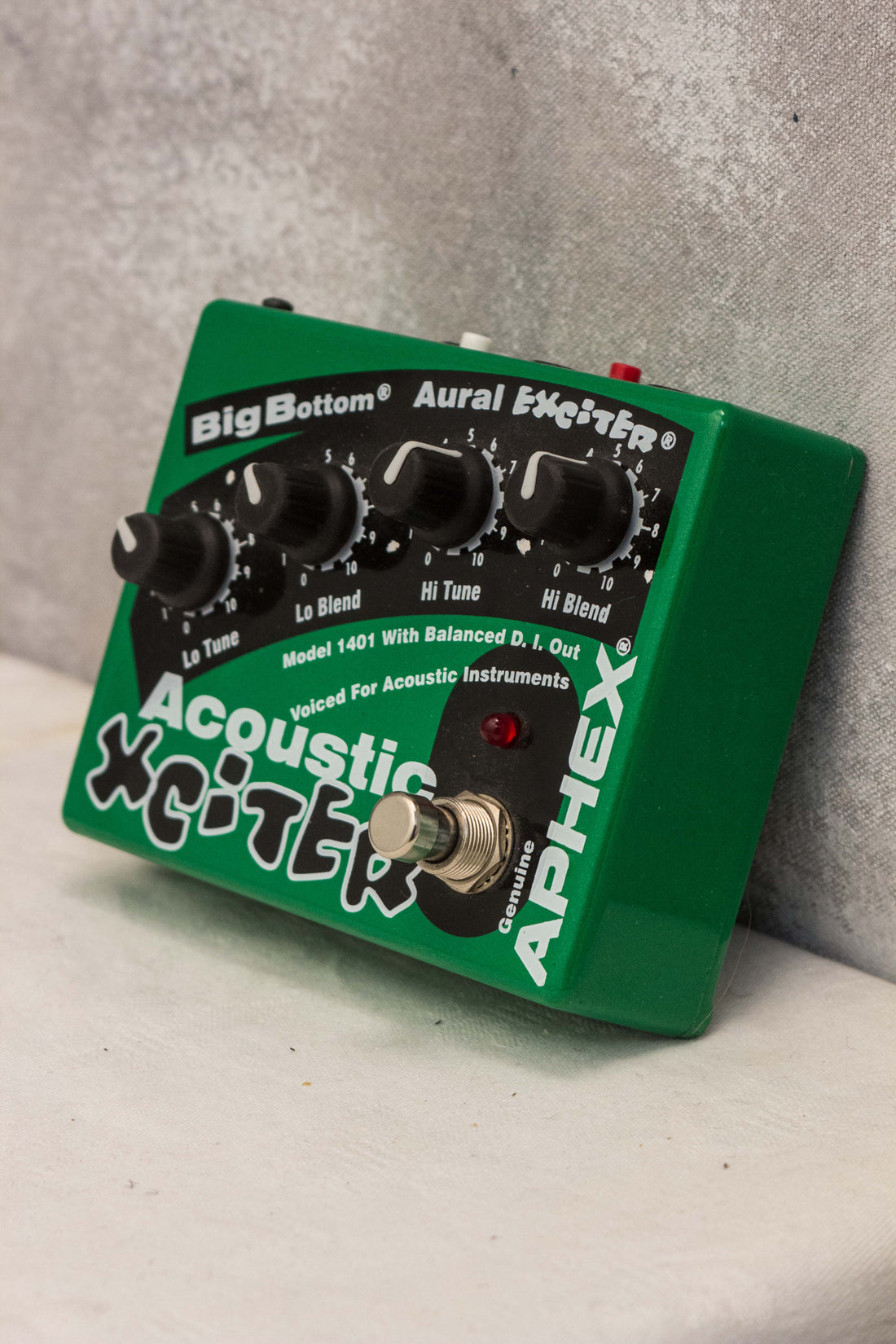 Aphex Acoustic Xciter Preamp Pedal – Topshelf Instruments