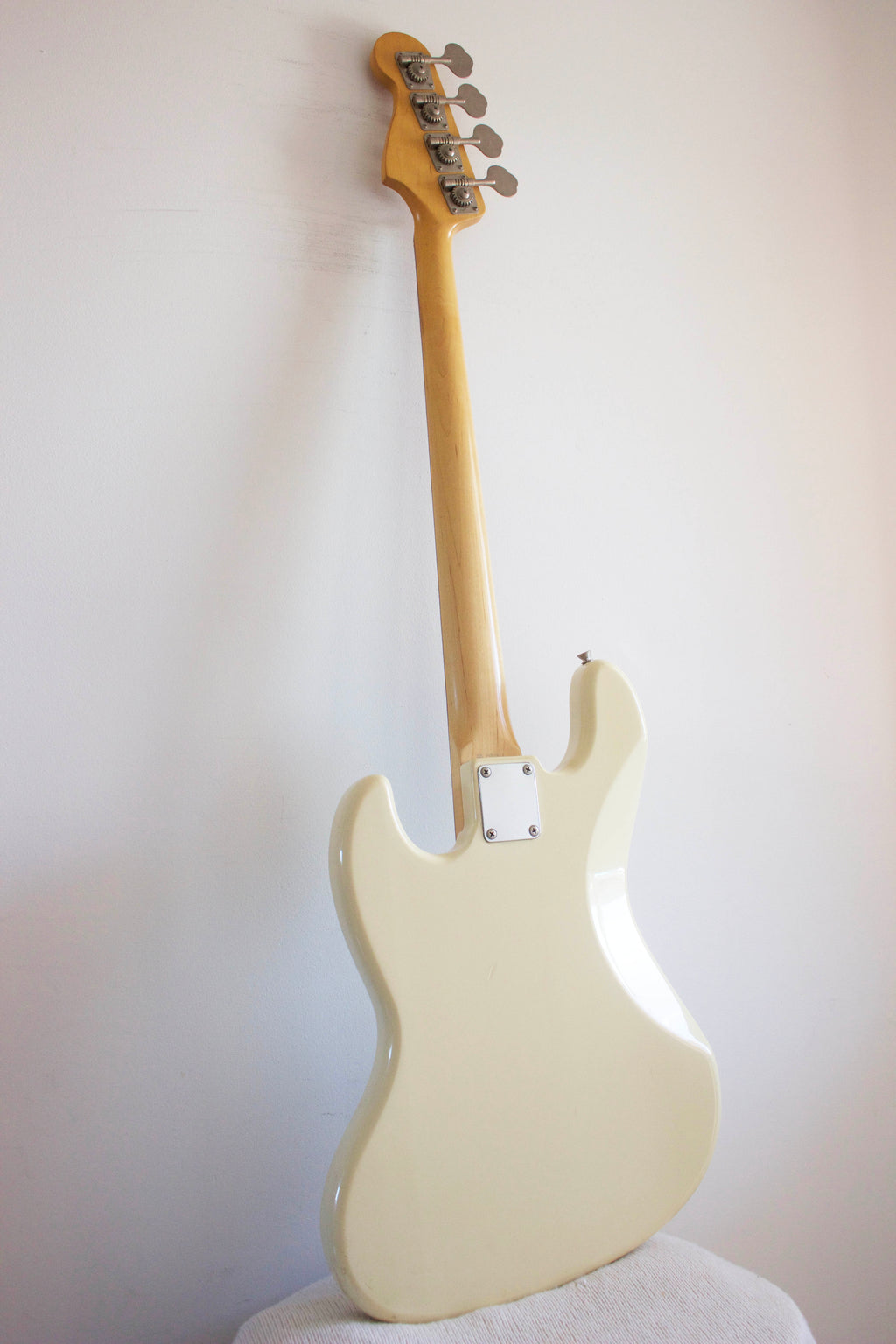 Fender Japan Standard Jazz Bass Vintage White 1999-02