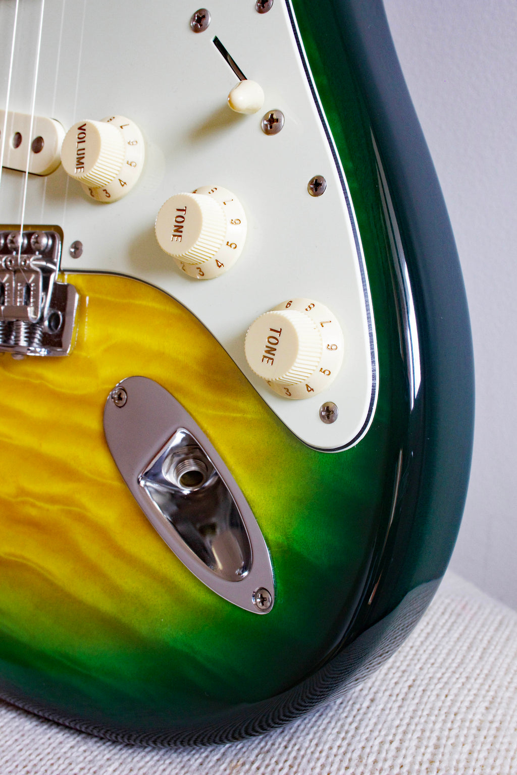 Fender '62 Reissue Stratocaster Quilt Maple Yellow Lime Burst 2013