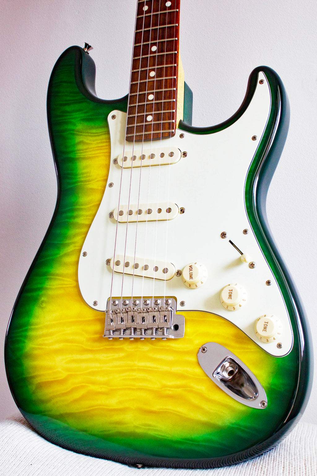 Fender '62 Reissue Stratocaster Quilt Maple Yellow Lime Burst 2013 