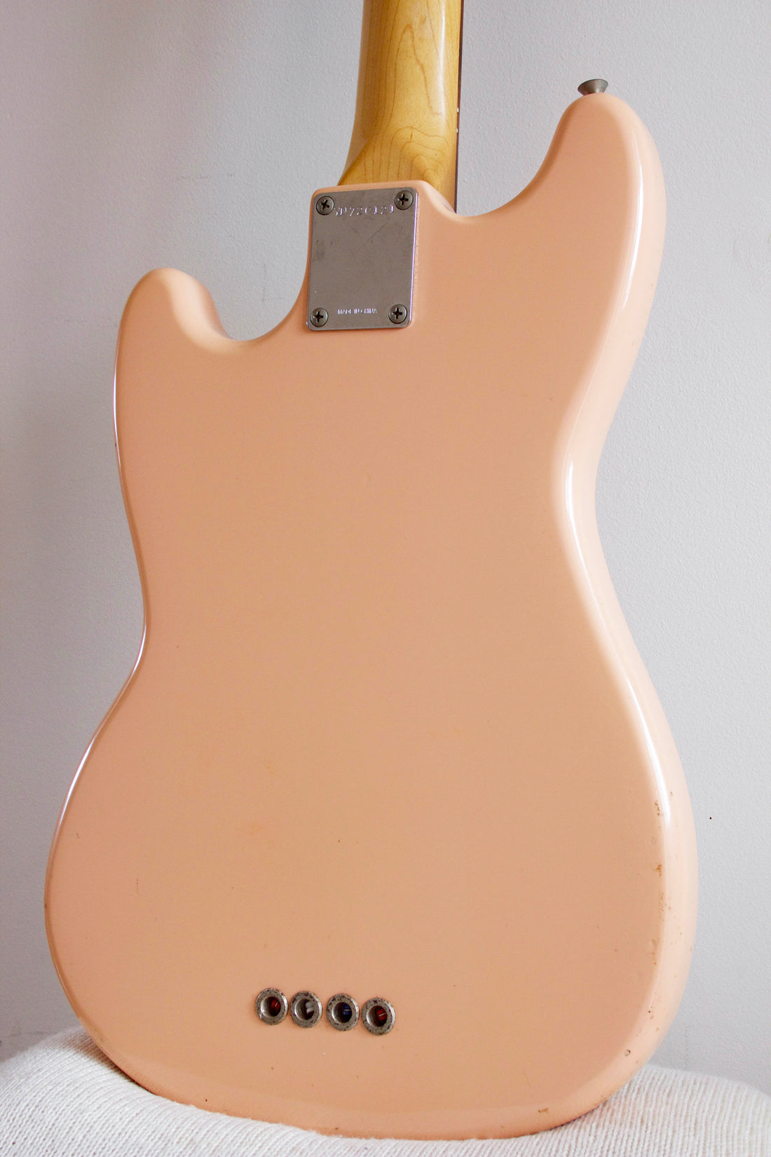 Squier Vista Series Musicmaster Bass Shell Pink