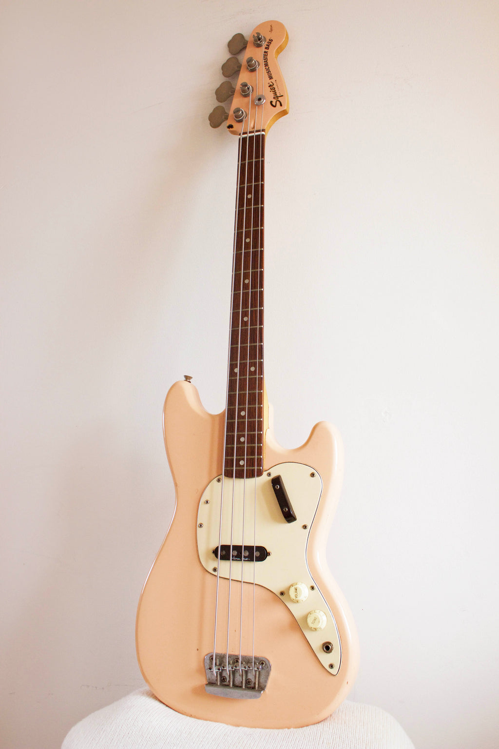 Squier Vista Series Musicmaster Bass Shell Pink