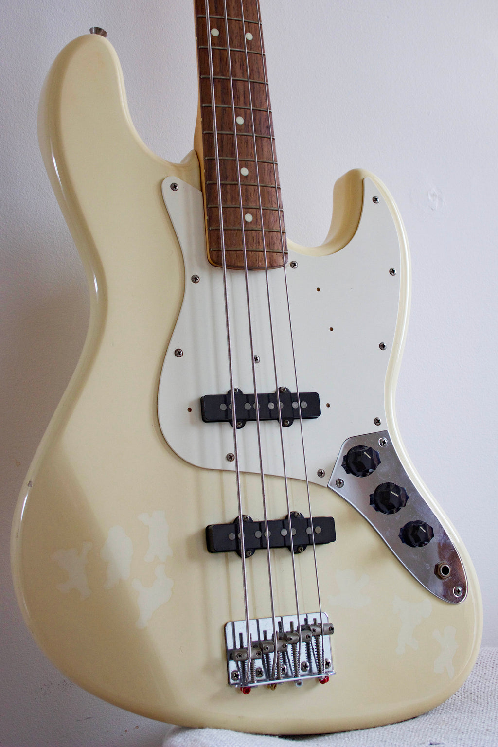 Fender Japan Standard Jazz Bass Vintage White 1999-02