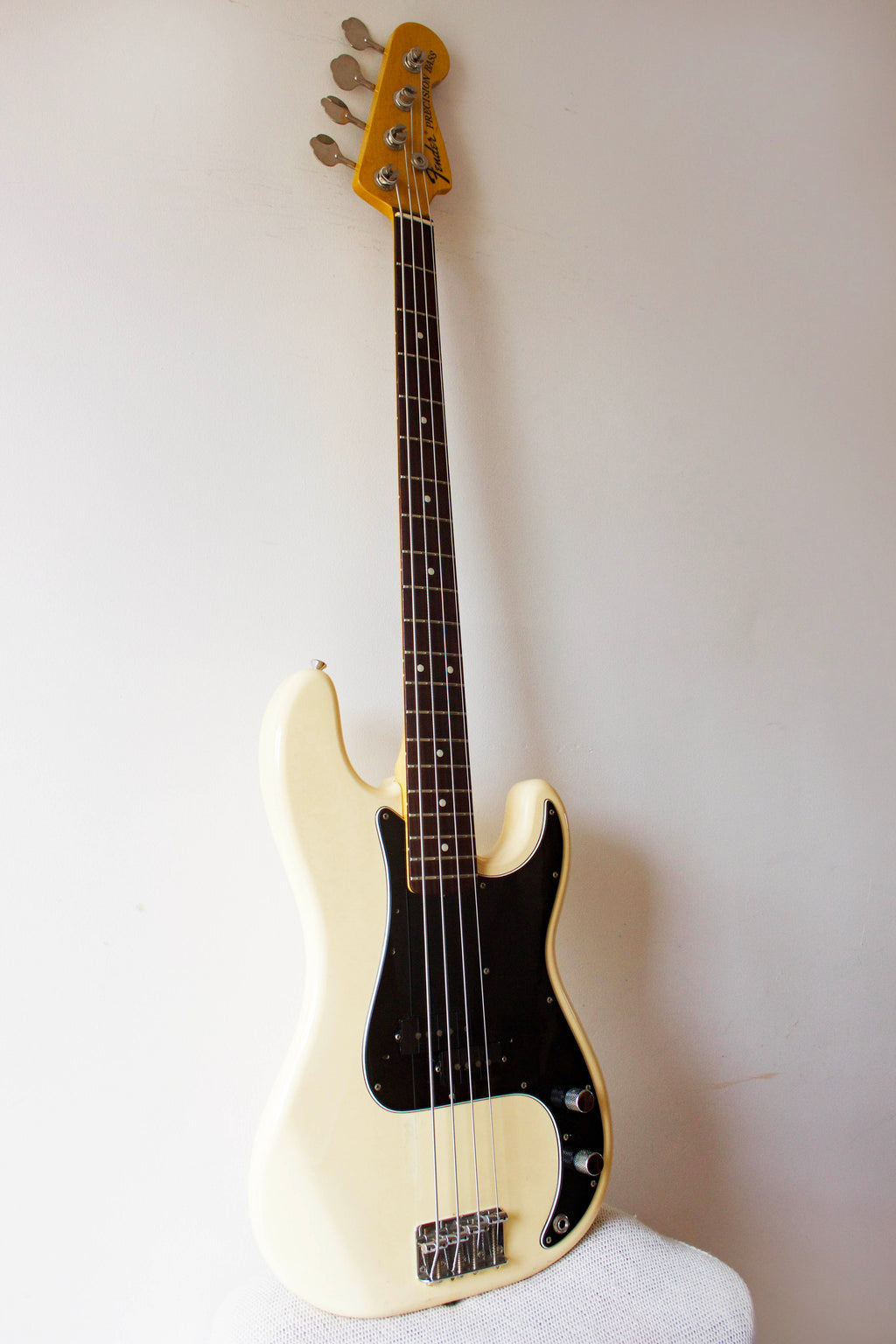 Fender '70 Reissue Precision Bass Vintage White 1999-02