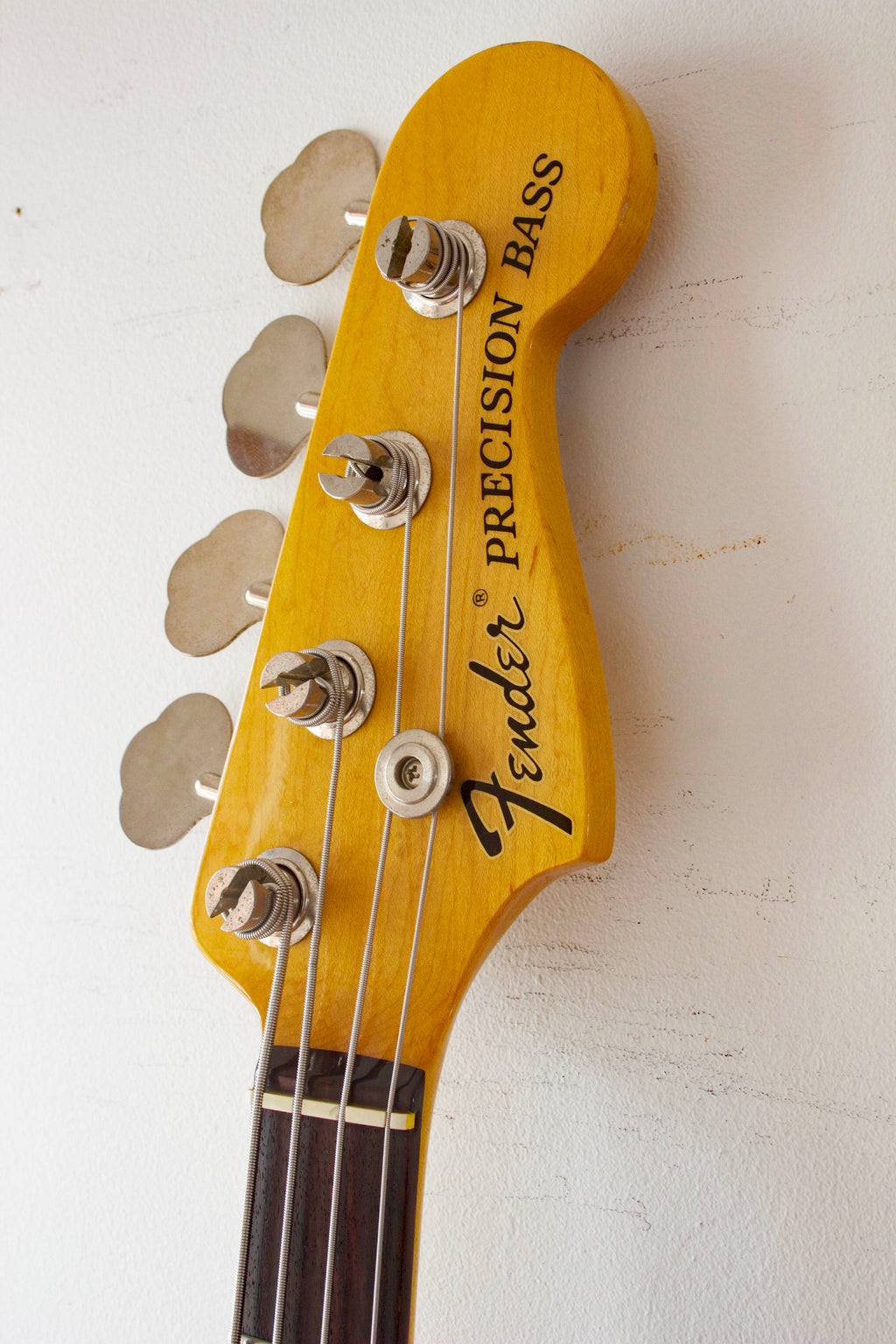 Fender '70 Reissue Precision Bass Vintage White 1999-02