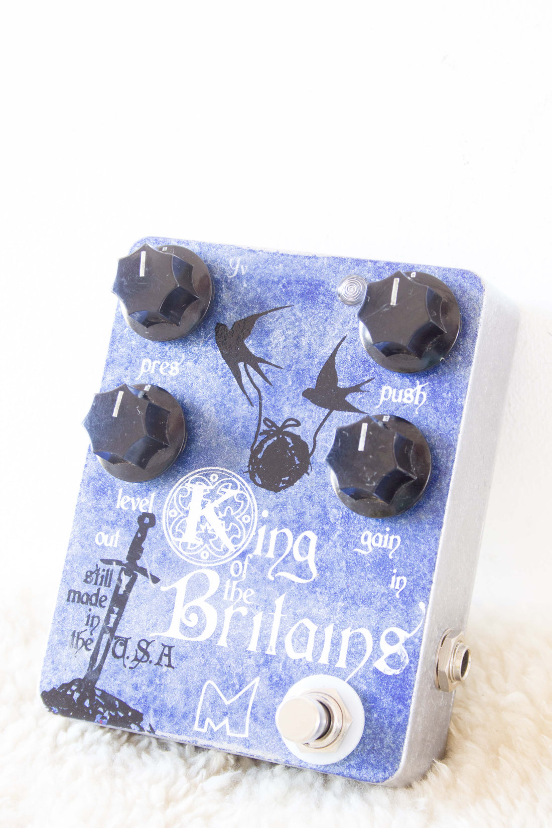 king of the britains pedal Menatone King of the Britains Distortion Pedal – Topshelf Instruments