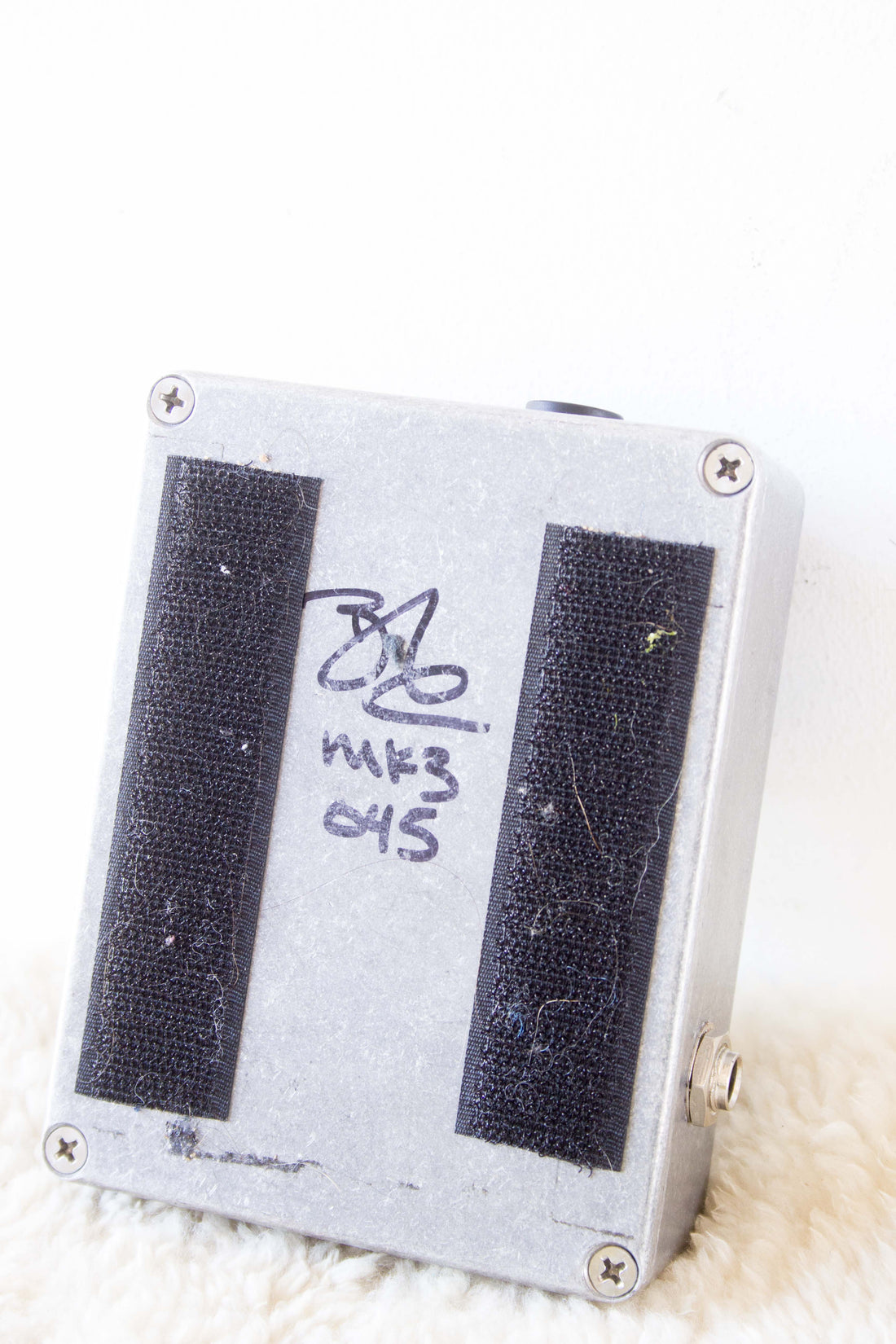 king of the britains pedal Menatone King of the Britains Distortion Pedal – Topshelf Instruments