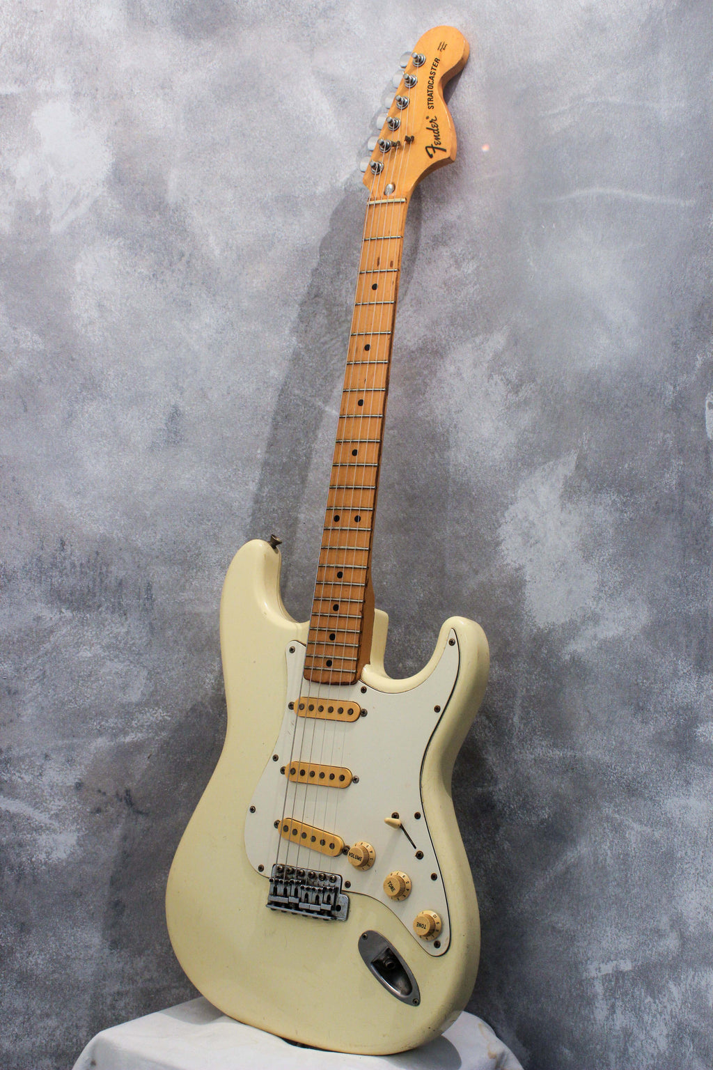 Fender Japan '72 Stratocaster ST72-650 Olympic White 1989