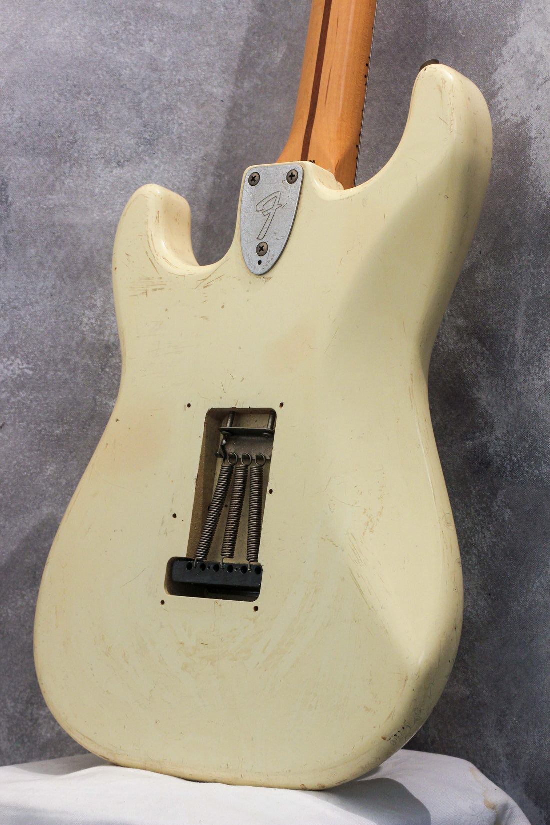 Fender Japan '72 Stratocaster ST72-650 Olympic White 1989