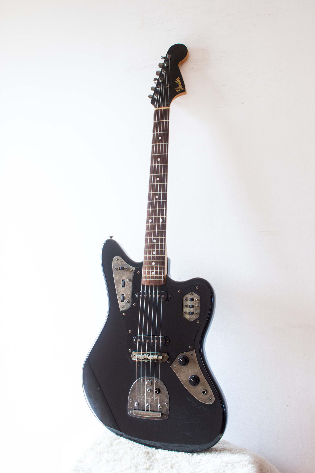 Fender Japan Jaguar JG66-110 Black on Black 1999-02 – Topshelf 