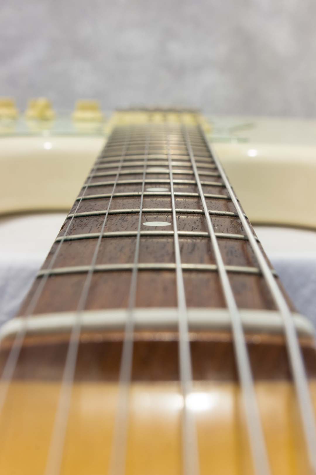 Fender Japan '62 Stratocaster ST62-70TX Vintage White 1998