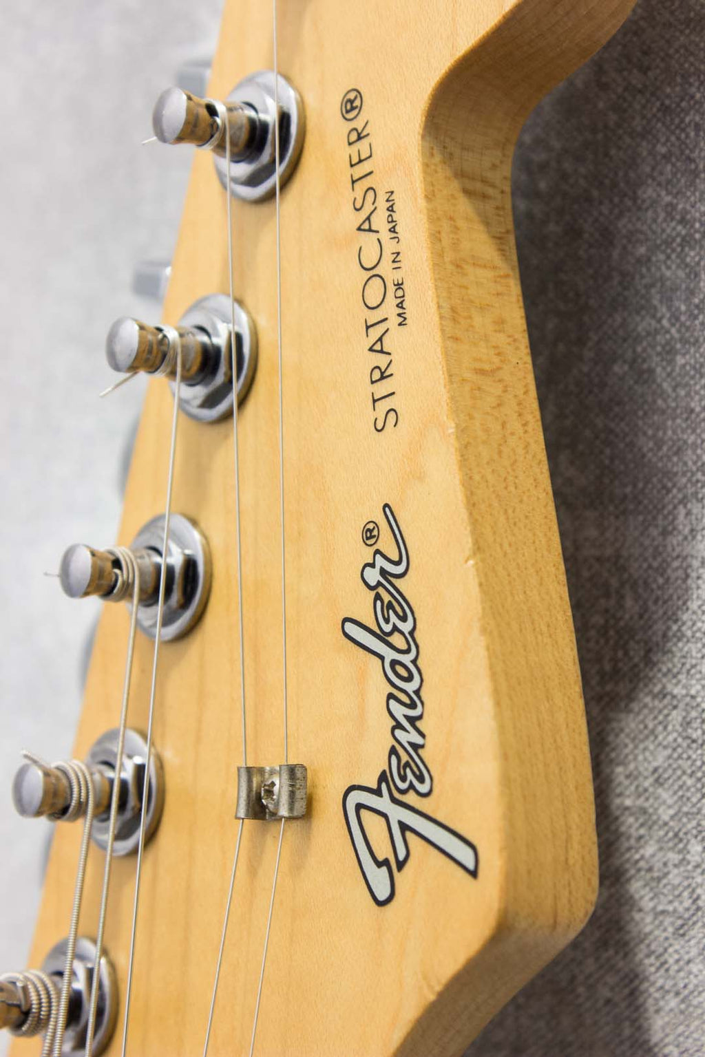Fender Japan Standard Stratocaster ST-43 Rebel Yellow 1998