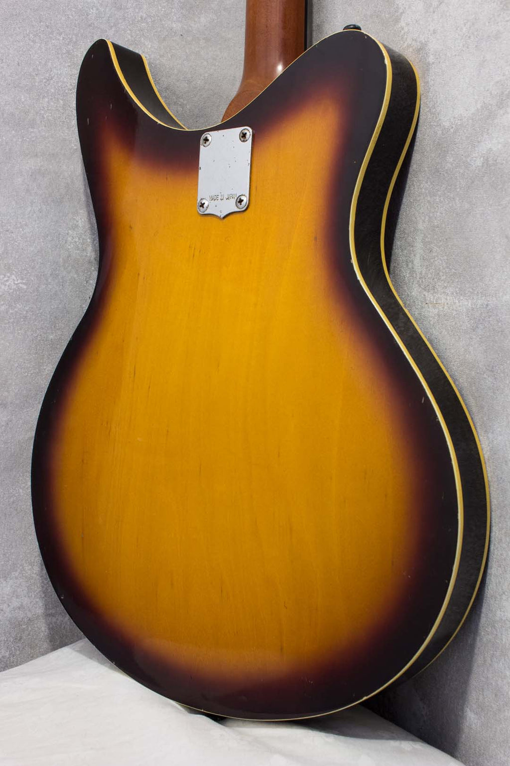 Yamaha SA-15 Hollow Body Sunburst 1969