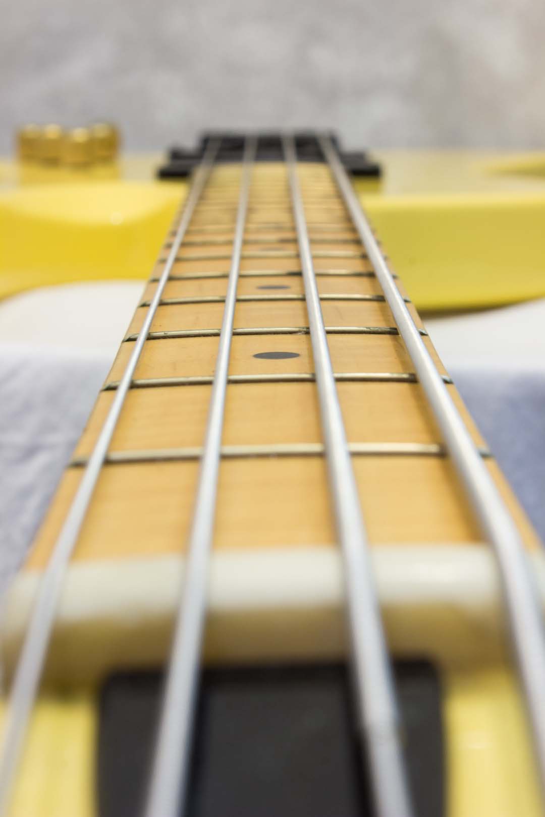 Edwards E-AC-85SM Noisy Signature Bass Yellow 2000