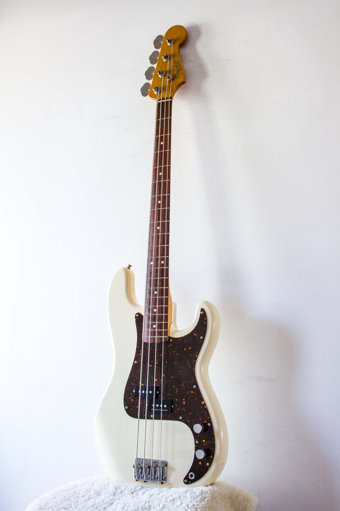 Fender Japan '62 Reissue Precision Bass Dimarzio Collection PB62-66DMC Vintage White 2004-5