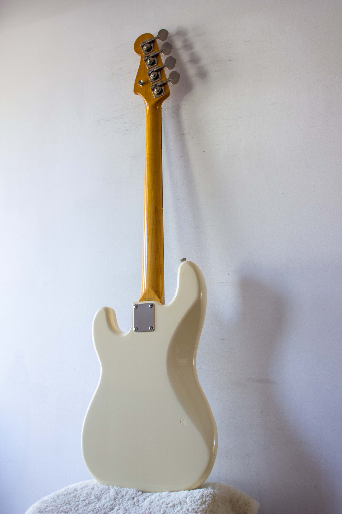 Fender Japan '62 Reissue Precision Bass Dimarzio Collection PB62-66DMC Vintage White 2004-5
