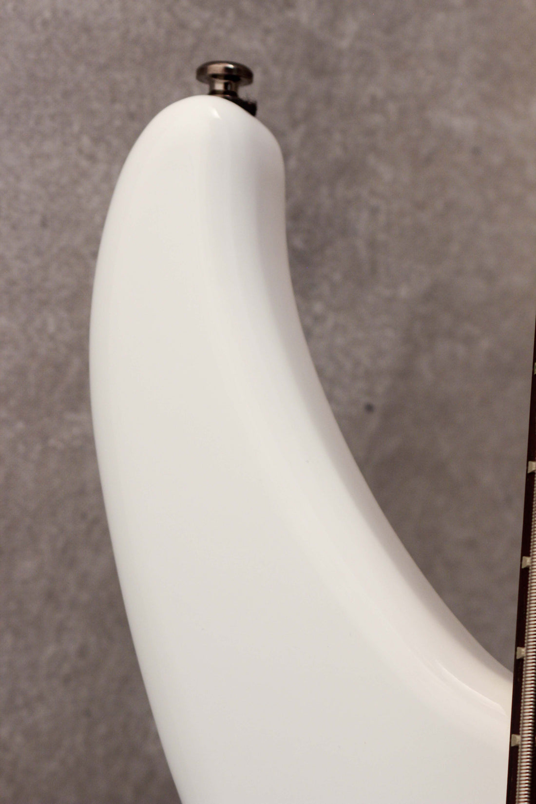 Yamaha TRBX305  5-String Bass White 2018