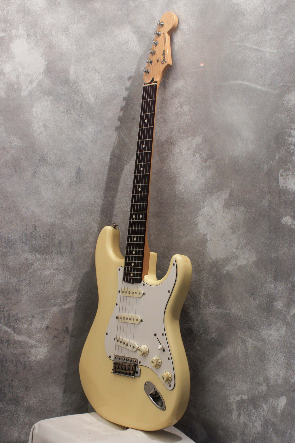 Fender Japan Standard Stratocaster ST43 Olympic White 2004