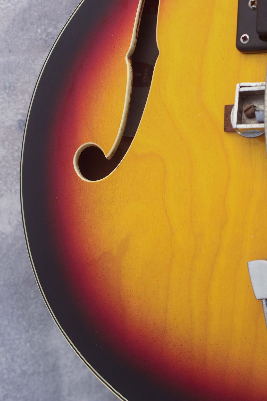 Tempo Hollow Body Bass Sunburst c1965