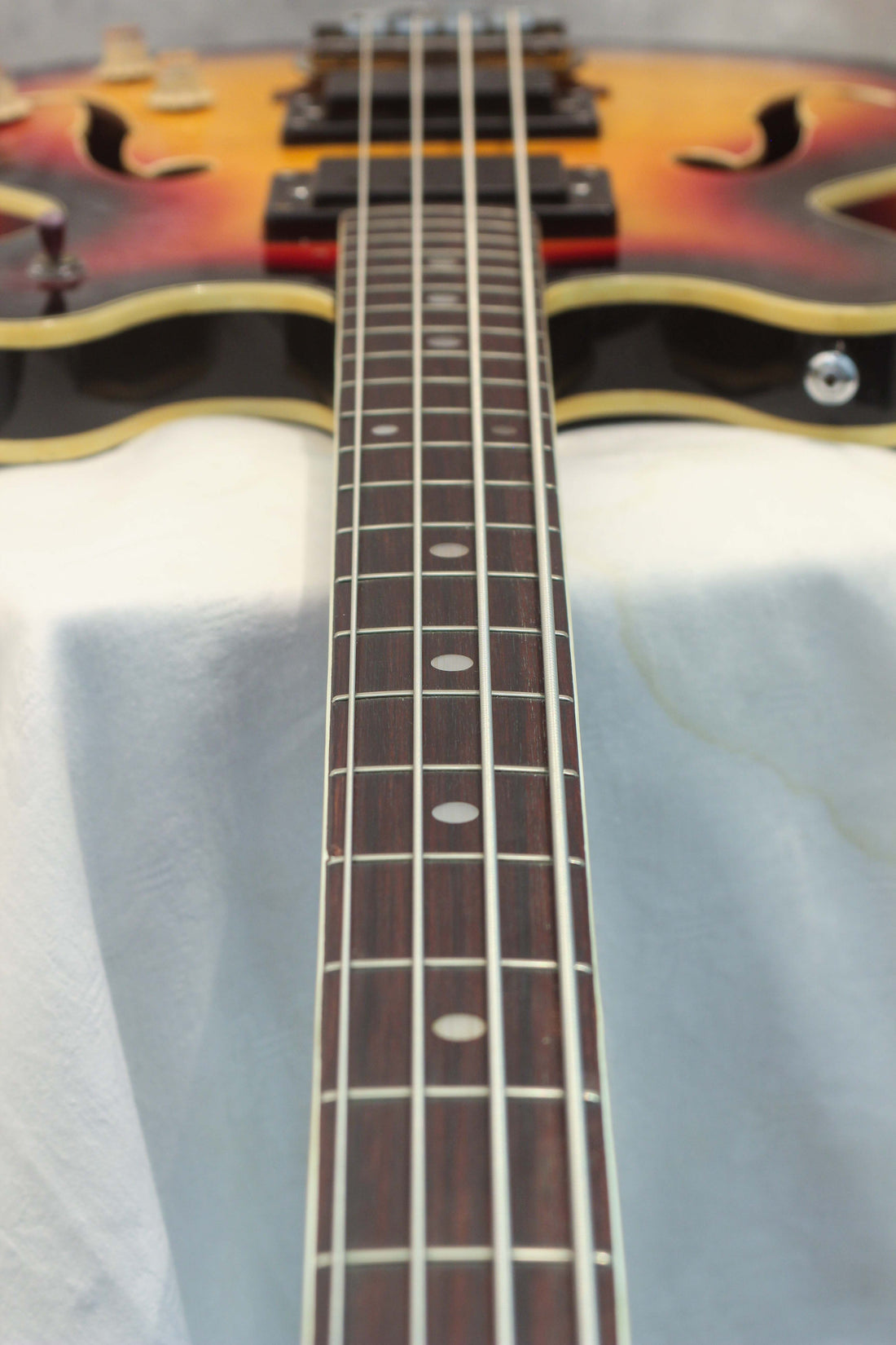 Tempo Hollow Body Bass Sunburst c1965