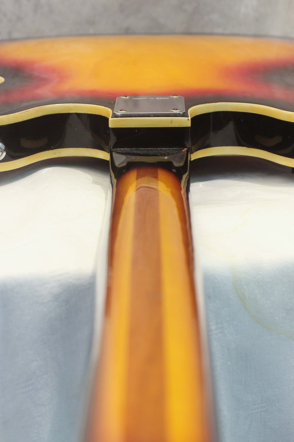 Tempo Hollow Body Bass Sunburst c1965