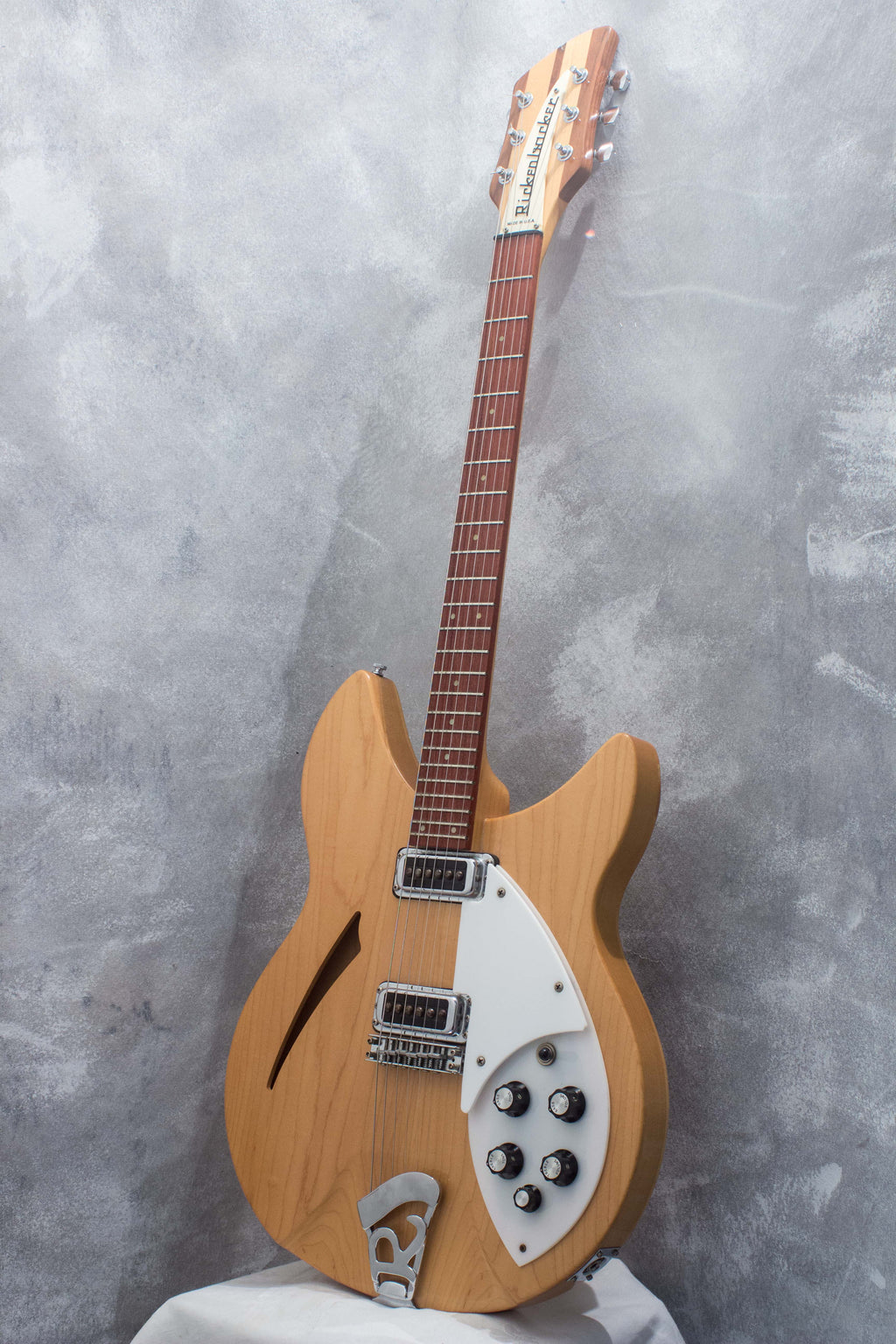 Rickenbacker 330 Mapleglo 1994