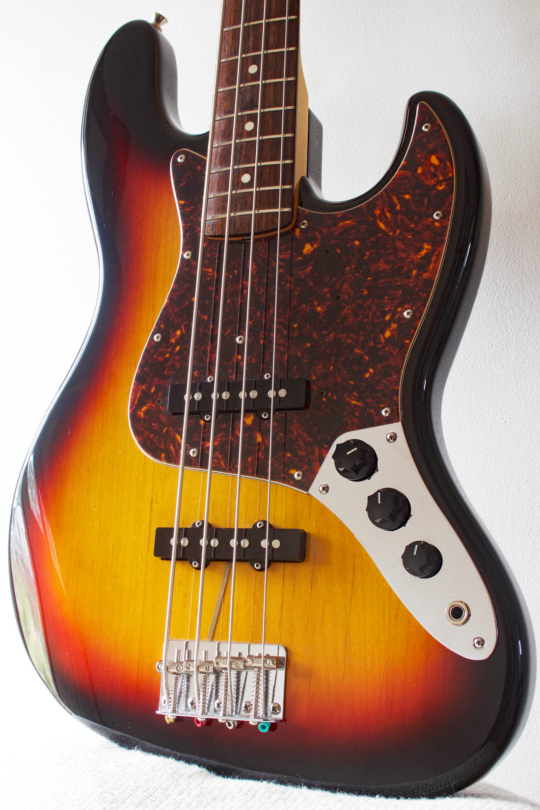 Fender Jazz Bass '62 Reissue JB62-75US 3-Tone Sunburst 2002-04