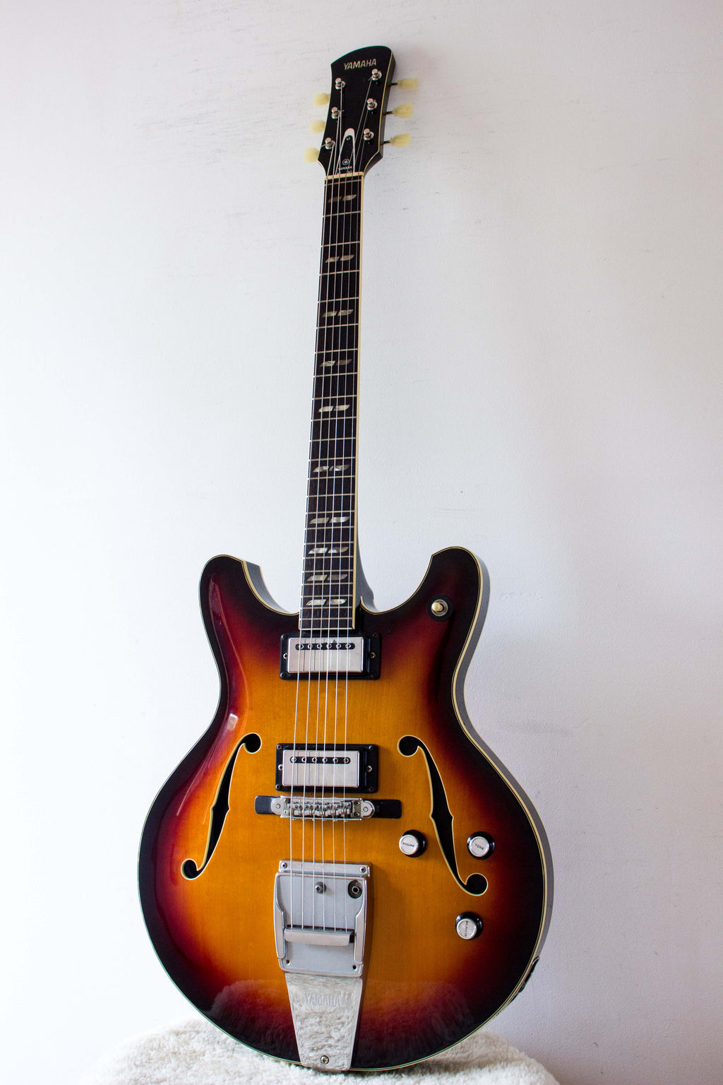 Yamaha SA-50 Hollow Body Sunburst 1974