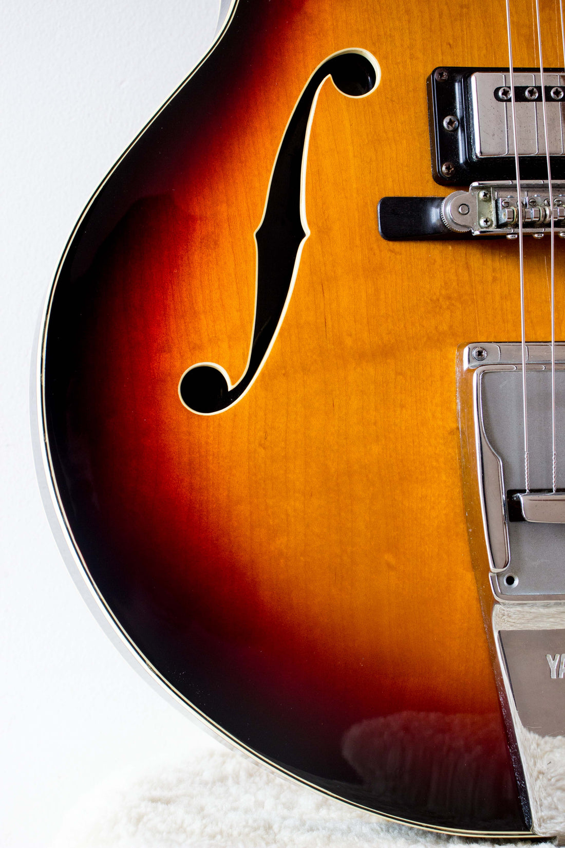 Yamaha SA-50 Hollow Body Sunburst 1974