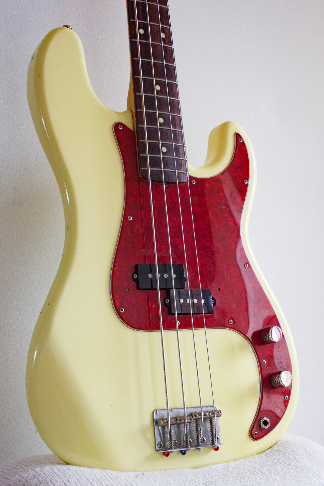 Fender '62 Reissue Precision Bass PB62-70US Vintage White 1997-00