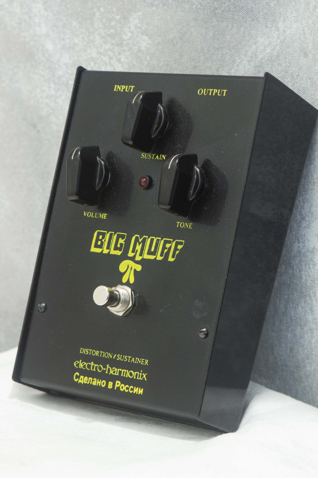 Electro-Harmonix Black Russian Big Muff Pi V8 Fuzz Pedal