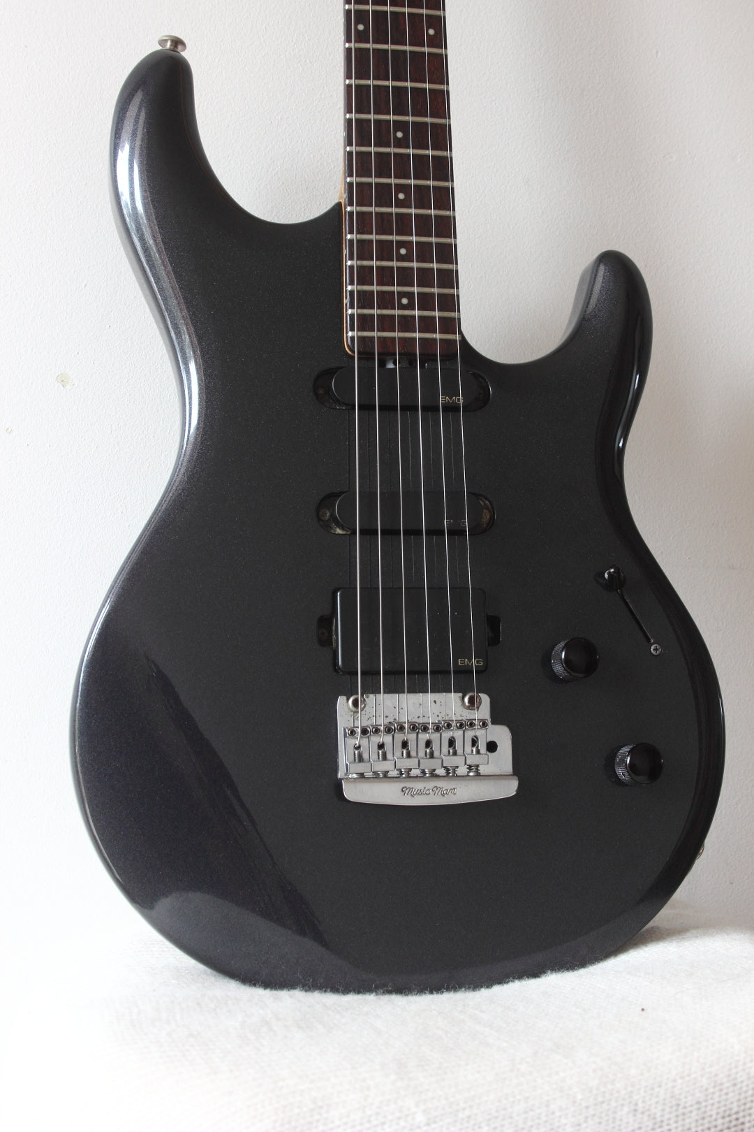 Ernie Ball Musicman Luke II Black 2005