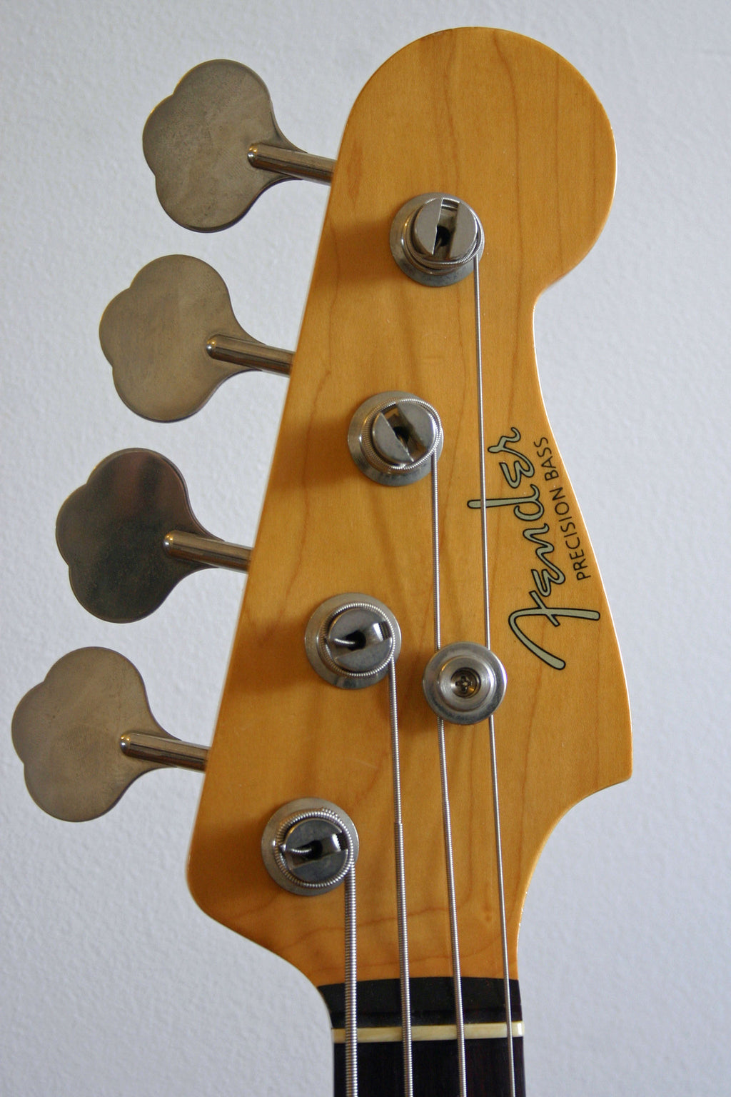 Used Fender Precision '62 Reissue 3-Tone-Sunburst