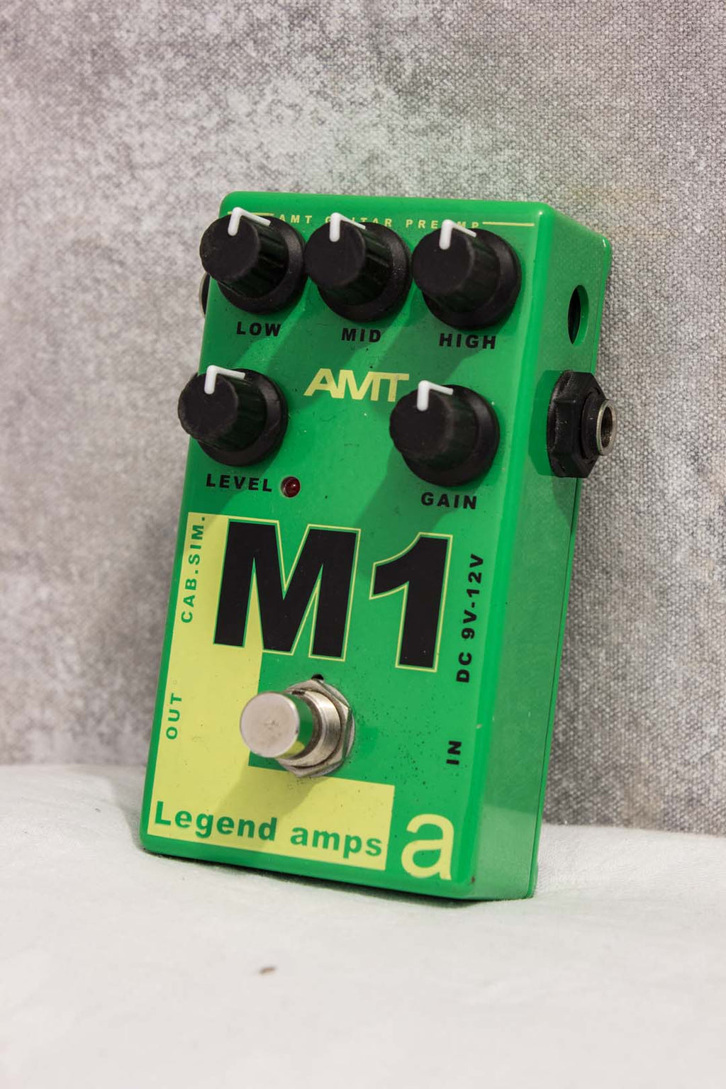 AMT M1 Guitar Preamp Pedal – Topshelf Instruments