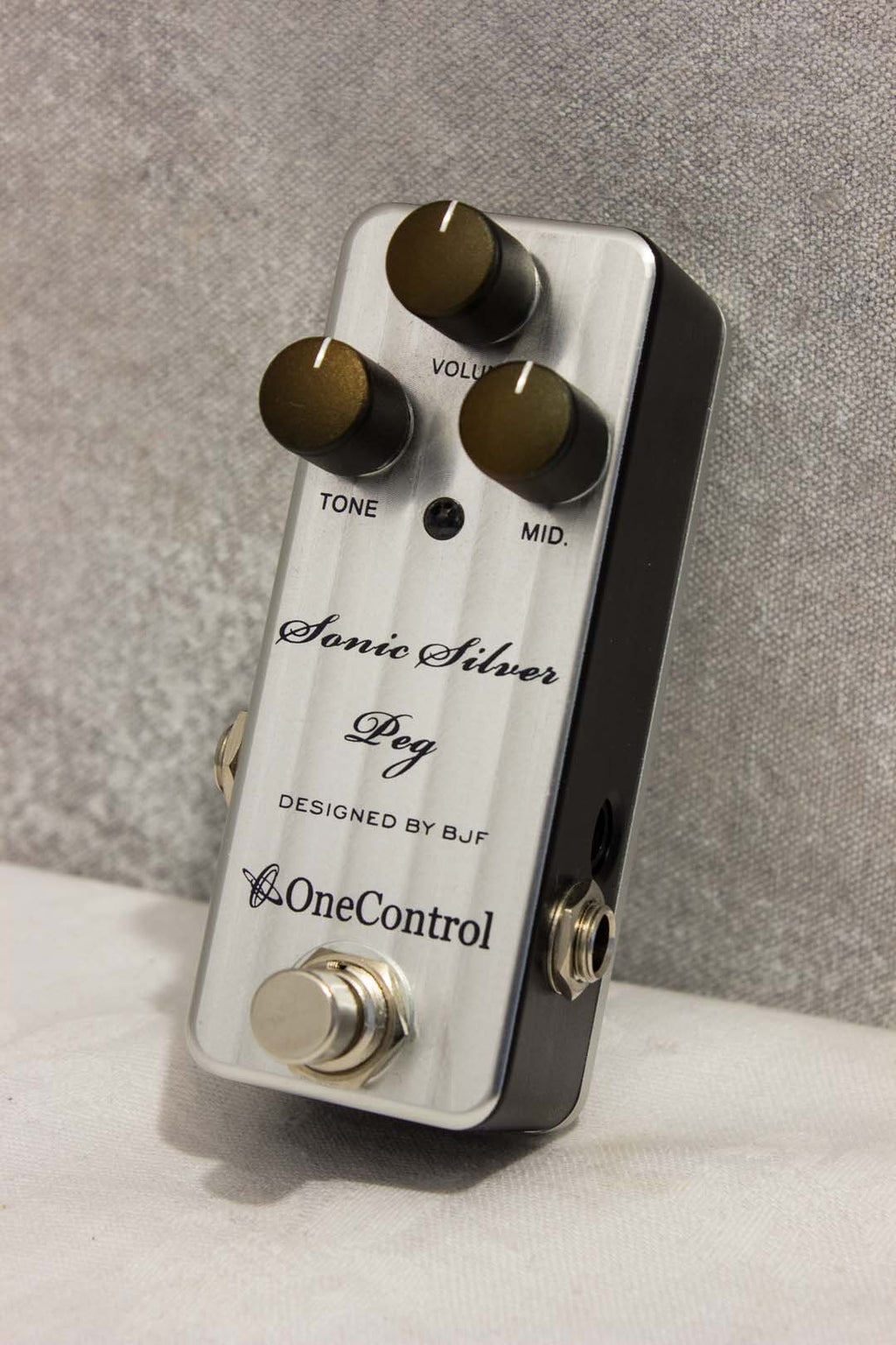 OneControl Sonic Silver Peg Bass Preamp Pedal