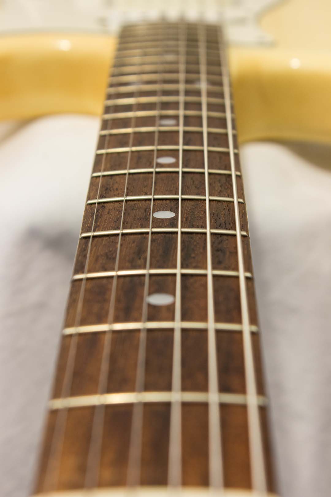 Fender Japan '72 Stratocaster ST72-55 Olympic White 1985 – Topshelf ...